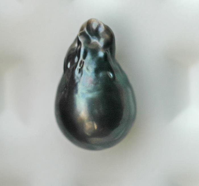 Tahitian Peacock Keshi Pearl 18.9 carat in Fine Jewelry  display picture 1