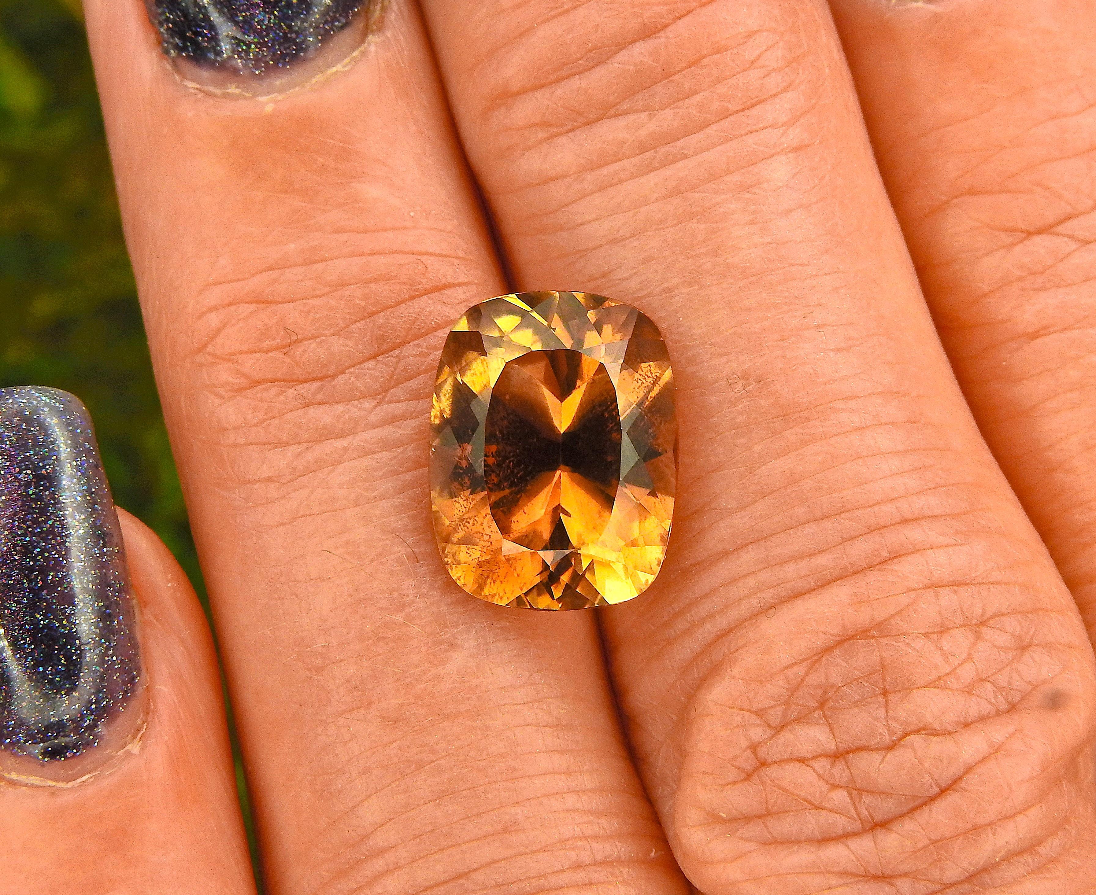 Image for NICE!! Pakistan Natural Topaz 7.67 ct.  ** VIDEO **