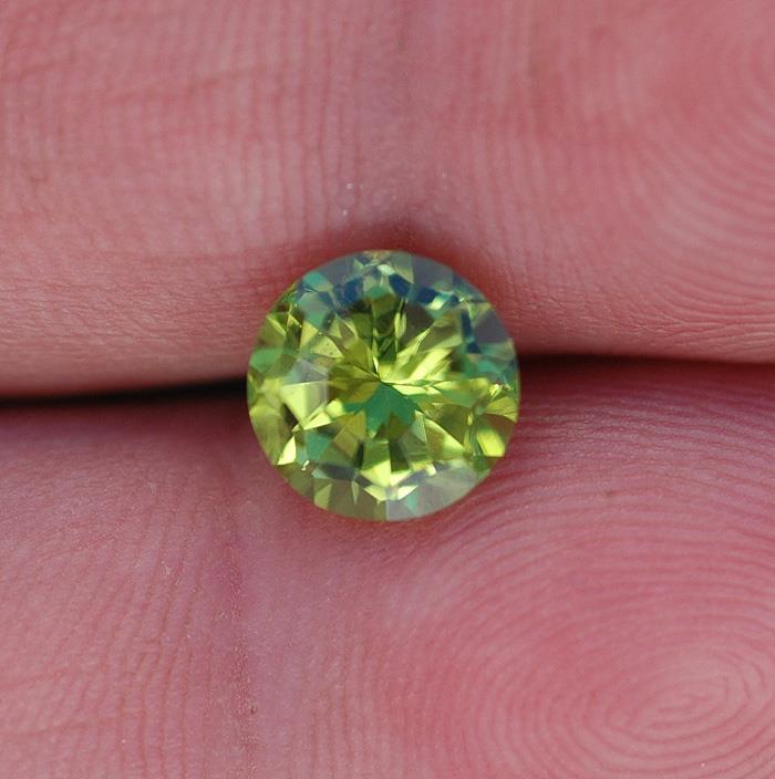 Image for Pakistan Natural Fine Green Peridot 2.29 ct.  ** VIDEO **