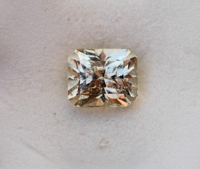 Image for Tanzania UV Reactive Grossular Garnet 4.71 carat